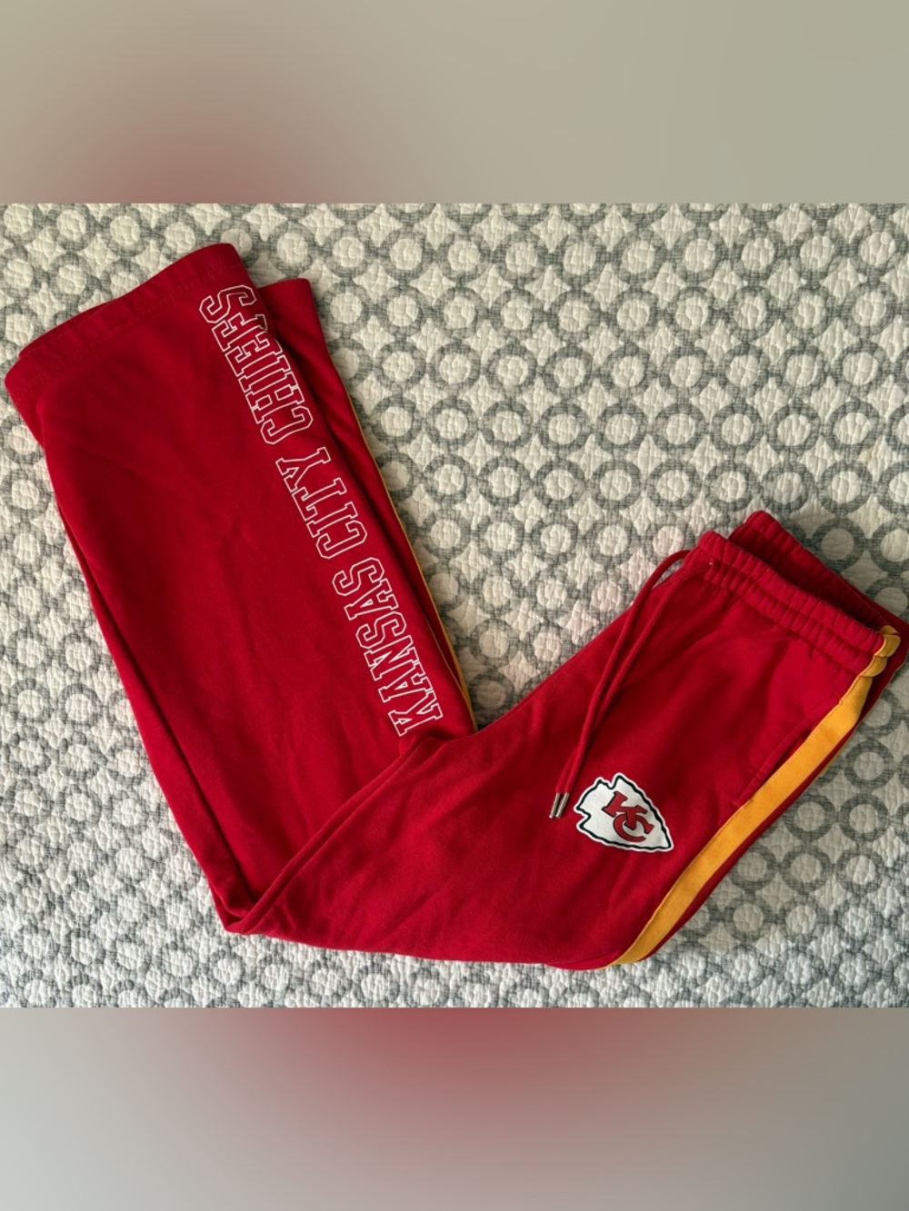 Kansas City Chiefs Red and Yellow Women’s Wide Leg Oversized sweatpants Medium - Picture 9 of 10